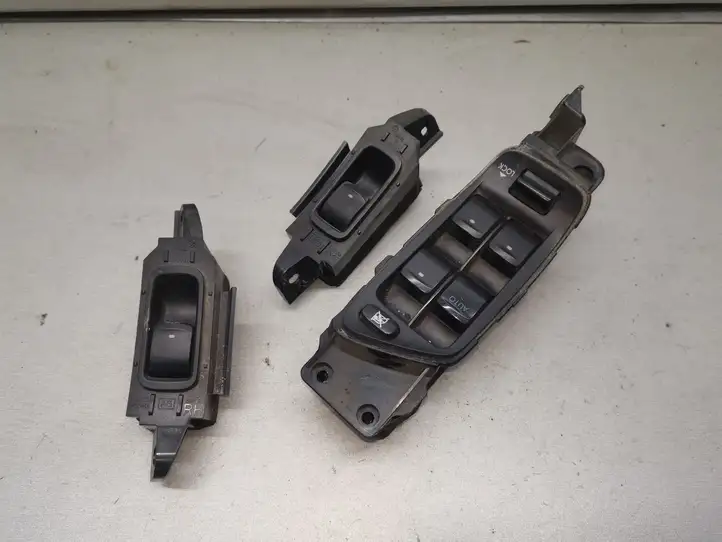 Subaru Outback (2003 - 2007) Кнопка стеклоподъемников — фото 1