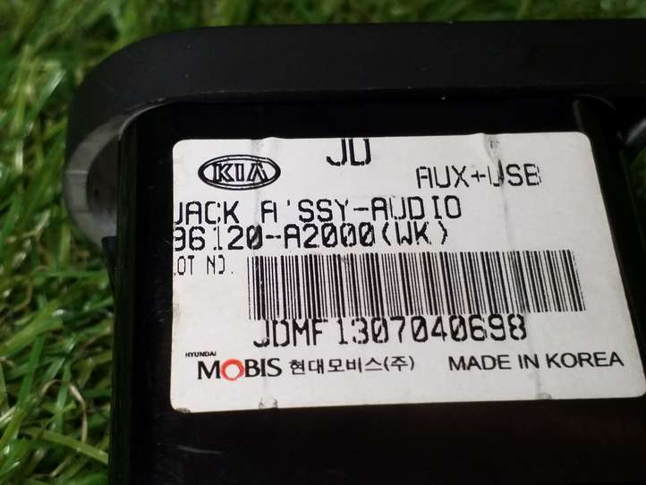 Kia Ceed (2012 - 2015)  96120A2000 Разъем AUX