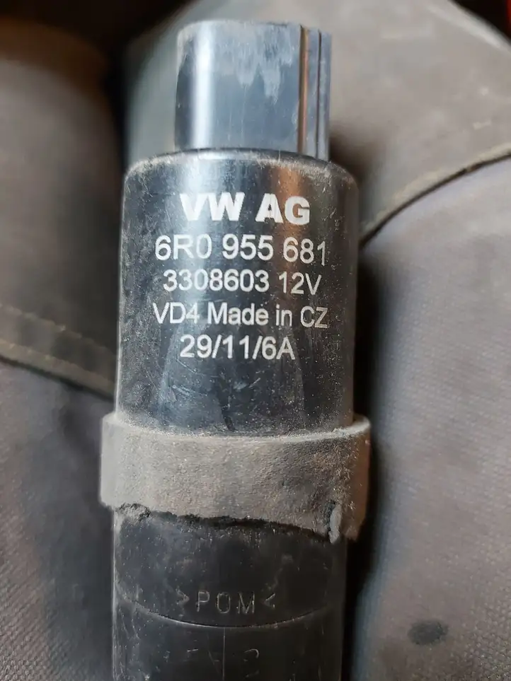 Volkswagen PASSAT B7 (2011 - 2014) 6R0955681 Насос омывателя фар — фото 3