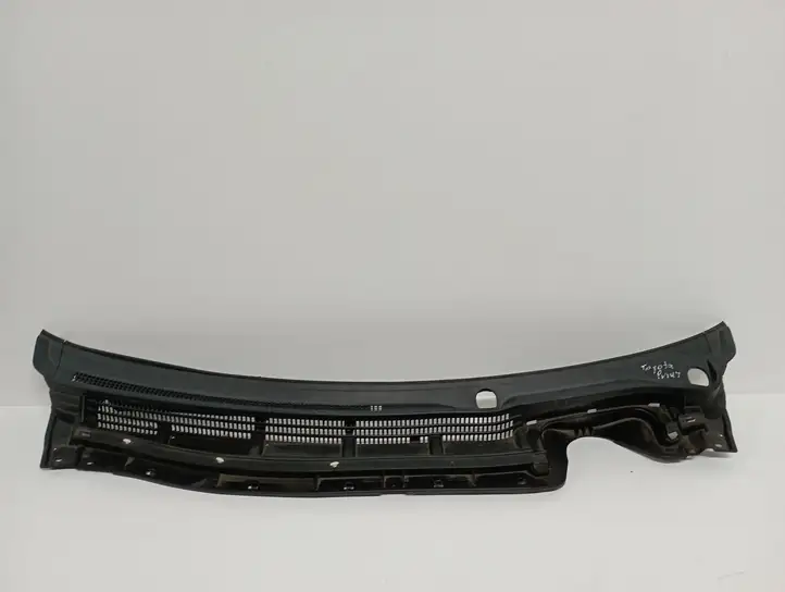 Toyota Prius (XW30) (2009 - 2015) 5578147090 Жабо стеклоочистителей — фото 1