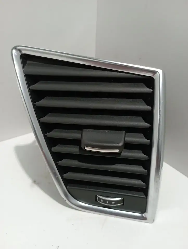 Audi Q5 SQ5 (2008 - 2012) 8R2820902 Боковой воздушный дефлектор — фото 1