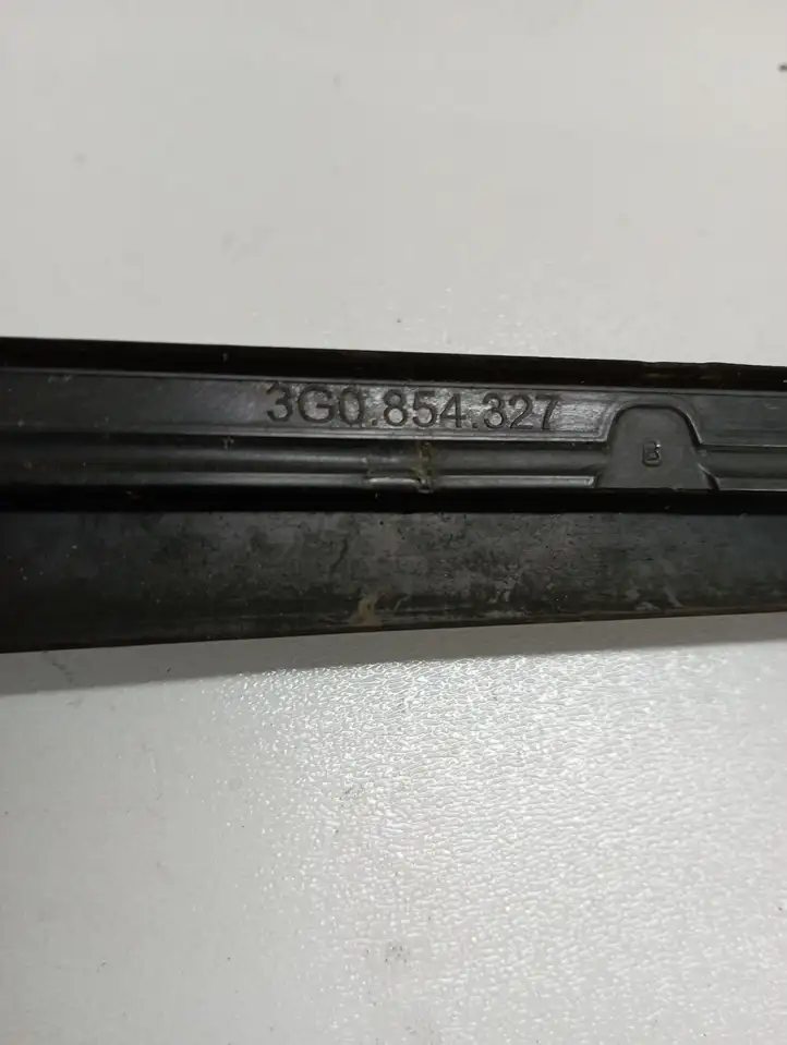 Volkswagen PASSAT B8 (2015 - ) 3G0854327 Накладка стоек лобового стекла — фото 3