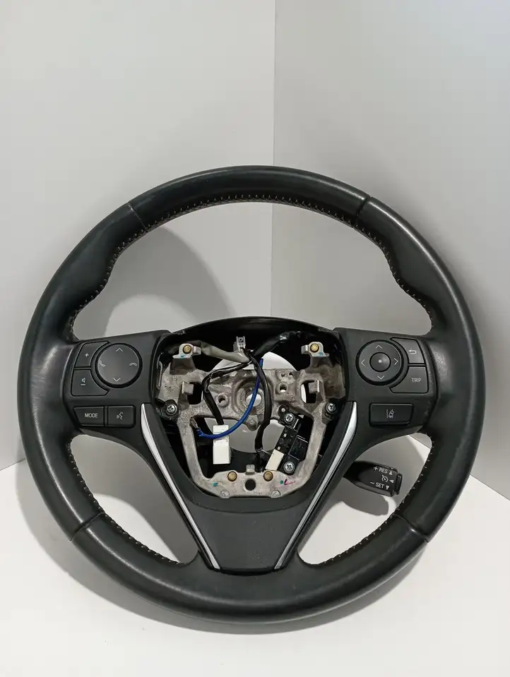 Toyota Auris E180 (2012 - 2018) Руль — фото 1