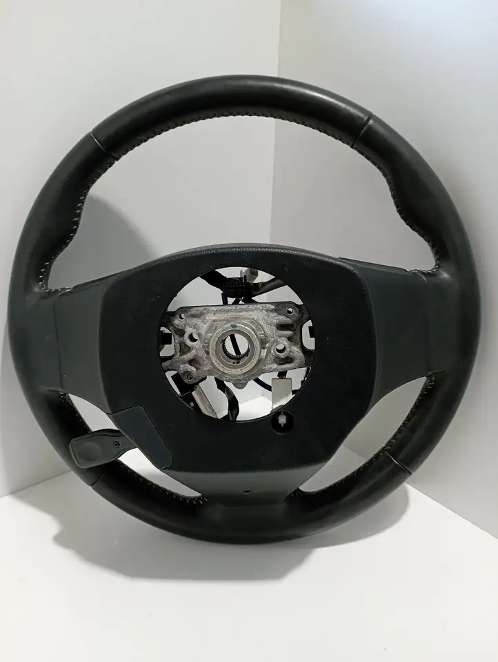 Toyota Auris E180 (2012 - 2018) Руль — фото 2