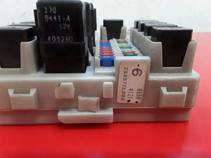 Infiniti FX35 (2002 - 2006)  284B7CL000 Блок предохранителей