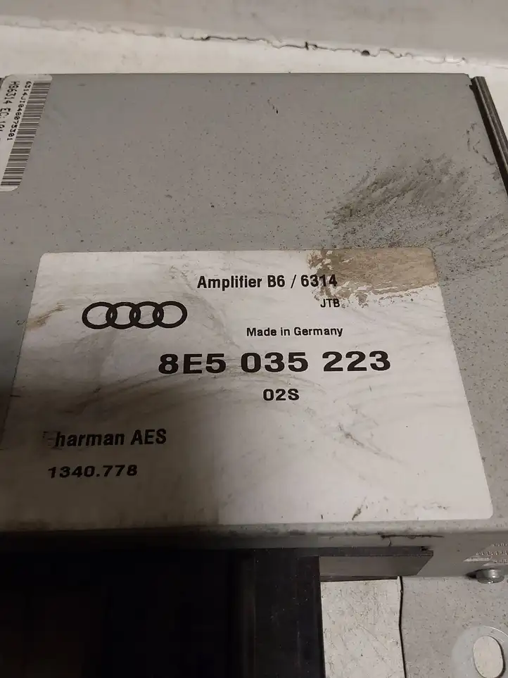 Audi A4 S4 B6 8E 8H (2000 - 2006) 8E5035223 Усилитель звука — фото 1
