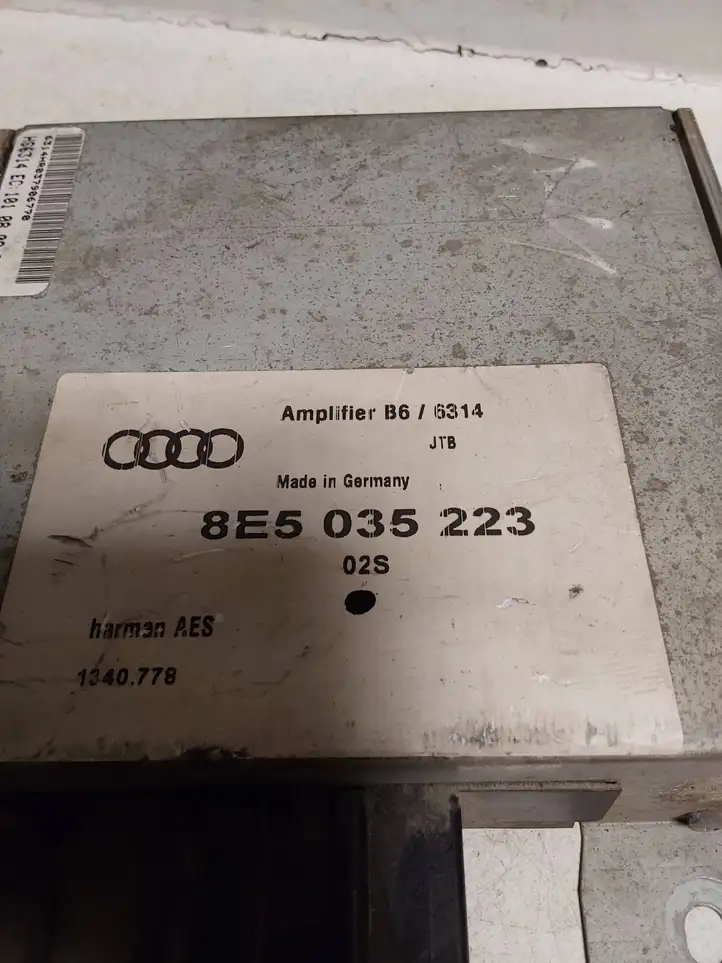 Audi A4 S4 B6 8E 8H (2000 - 2006) 8E5035223 Усилитель звука — фото 1