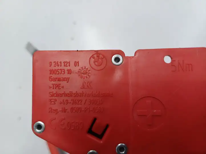 BMW 3 F30 F35 F31 (2012 - 2018) 10057310 Плюсовой провод аккумулятора — фото 2