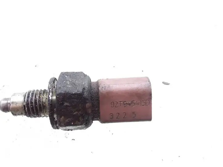 Volkswagen PASSAT B6 (2005 - 2010)  02T945415D Датчик обратного хода (лягушка)