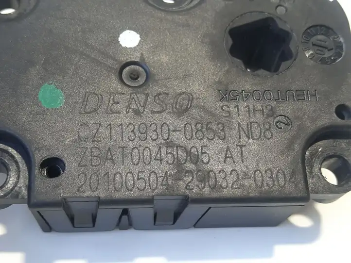 Audi A8 S8 D4 4H (2010 - 2014) HEUT0045K Двигатель задвижки потока воздуха — фото 3