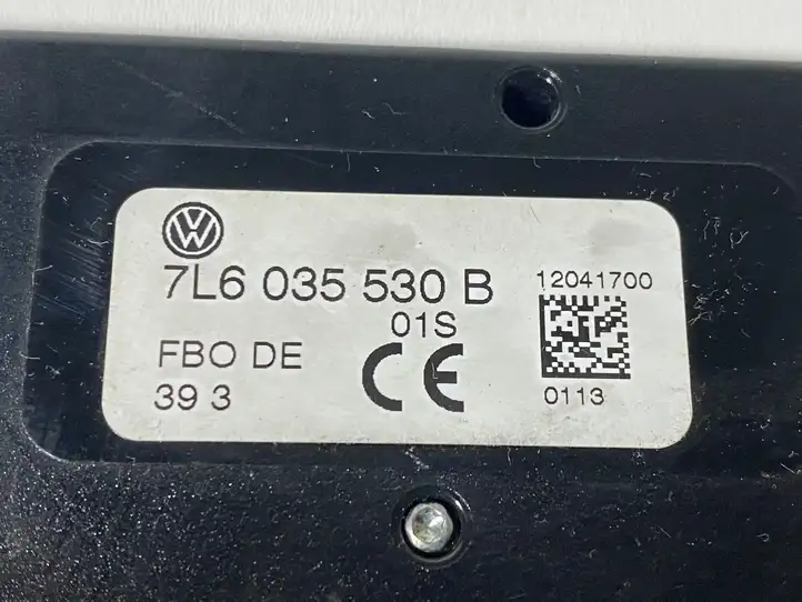 Volkswagen Touareg I (2002 - 2010) 7L6035530B Усилитель антенны — фото 4