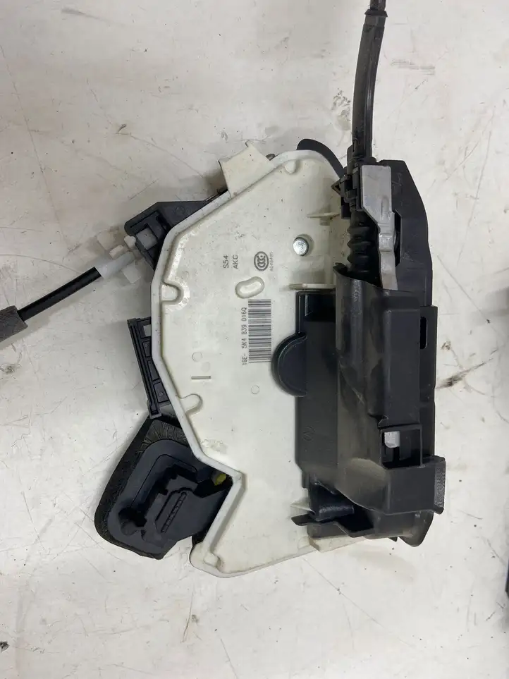 Volkswagen Golf VII (2013 - 2019) 16E5K4839016Q Замок задней двери — фото 3