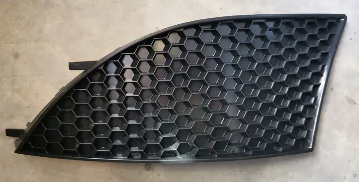 Seat Altea (2004 - 2009) Нижняя решетка переднего бампера — фото 1