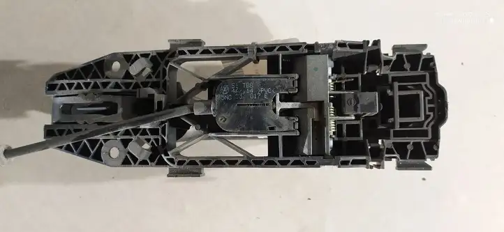 Volkswagen Golf VII (2013 - 2019) 5N0837017E Наружная ручка двери — фото 3