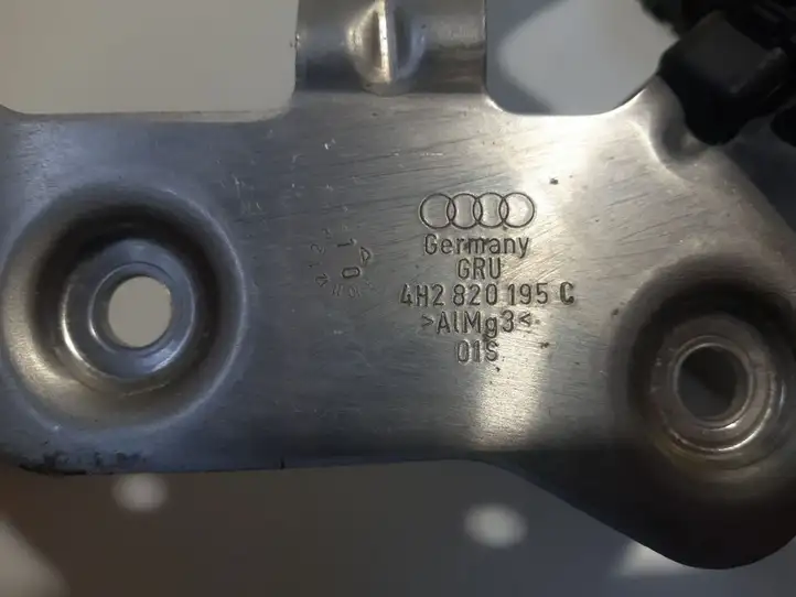 Audi A8 S8 D4 4H (2010 - 2014) 059121012A Электроциркуляционный насос — фото 3