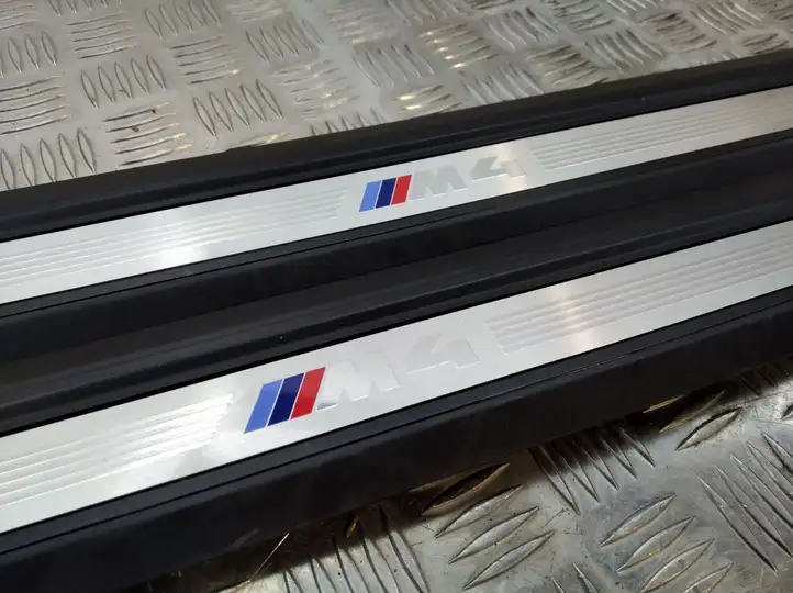 BMW M4 F82 F83 (2014 - 2020) 8063797 Накладка порога — фото 1