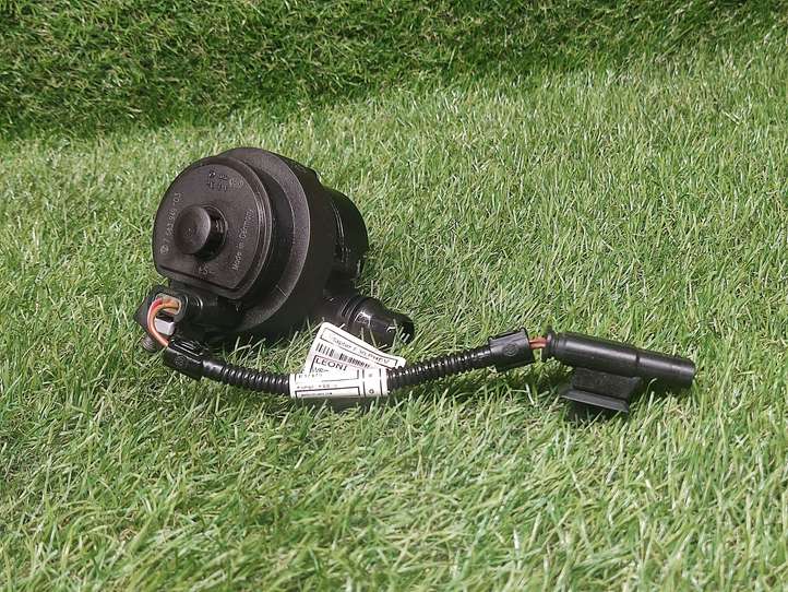 BMW 3 F30 F35 F31 (2012 - 2018)  7643949 Циркуляционный электрический двигатель