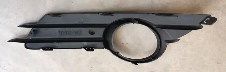 Opel Corsa D (2006 - 2010) 13211479 Решетка противотуманной фары — фото 1
