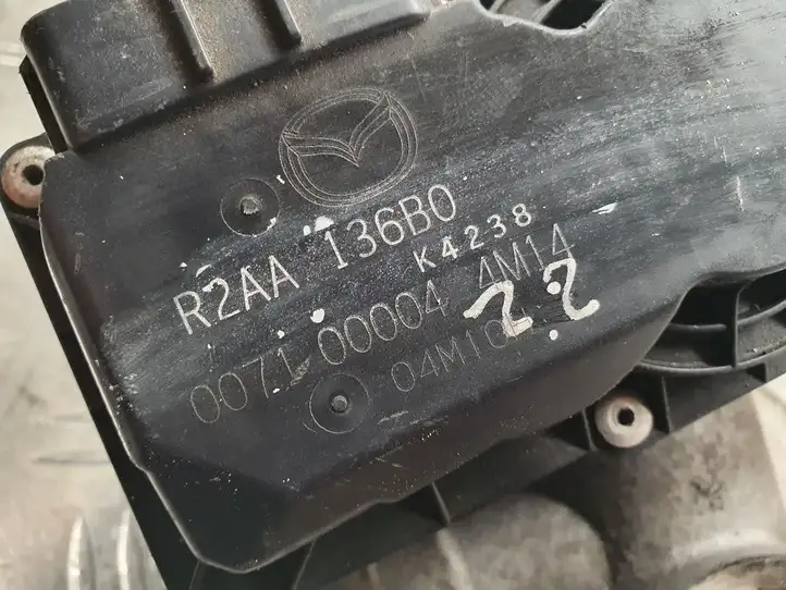 Mazda 6 (2009 - 2012) R2AA136B0 Дроссельная заслонка — фото 3