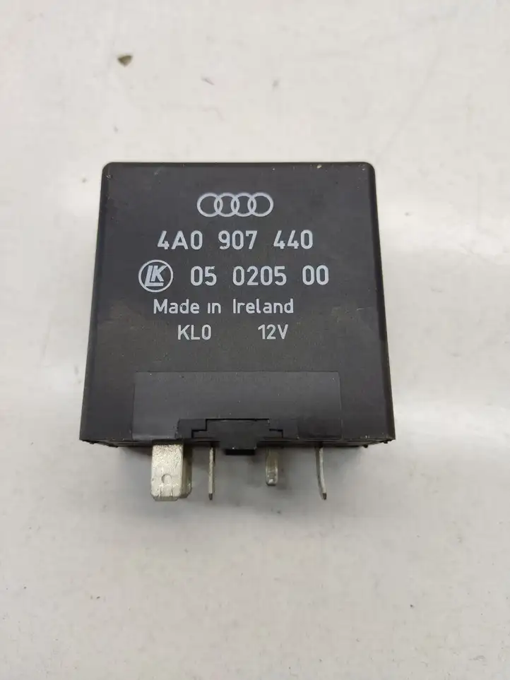 Audi A6 S6 C5 4B (2001 - 2004) 4A0907440 Реле стеклоочистителей — фото 1