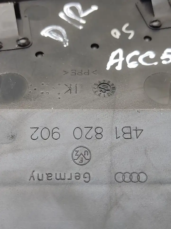 Audi A6 S6 C5 4B (2001 - 2004) 4B1820902 Боковой воздушный дефлектор — фото 4