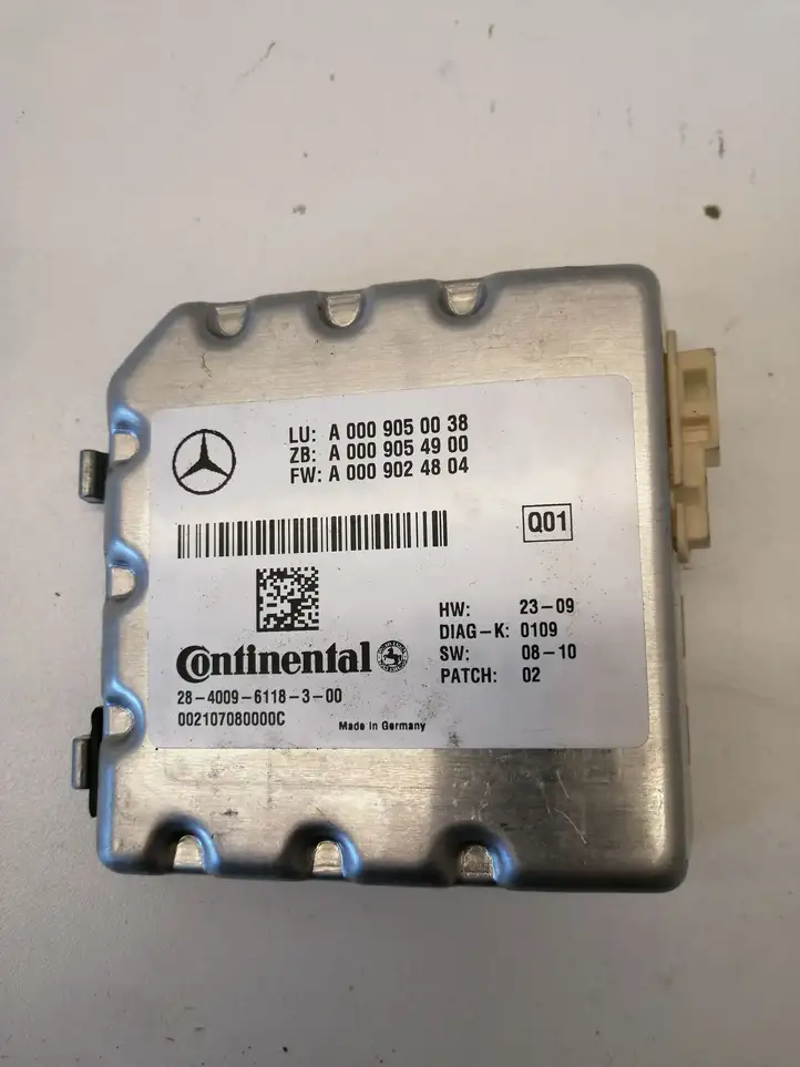 Mercedes-Benz E W212 (2009 - 2016) A0009050038 Камера в лобовом стекле — фото 3