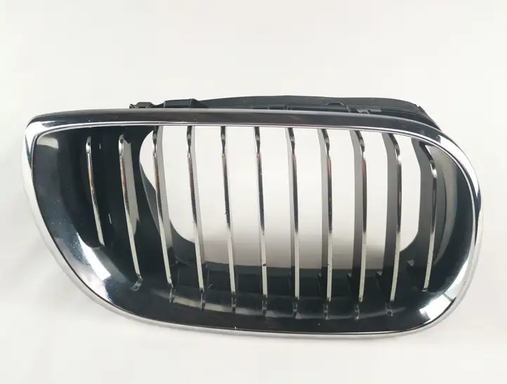 BMW 3 E46 (1998 - 2005) 51137030550 Верхняя решетка радиатора — фото 1