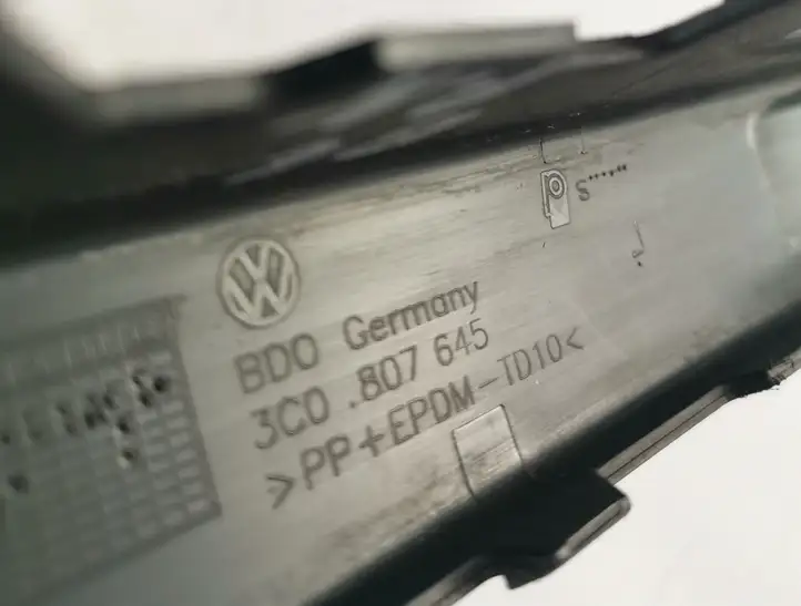 Volkswagen PASSAT B6 (2005 - 2010) 3C0807645 Молдинг переднего бампера — фото 4