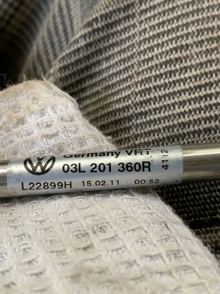 Volkswagen Golf VI (2009 - 2013) 03L201360R Шланг обратки топлива — фото 2