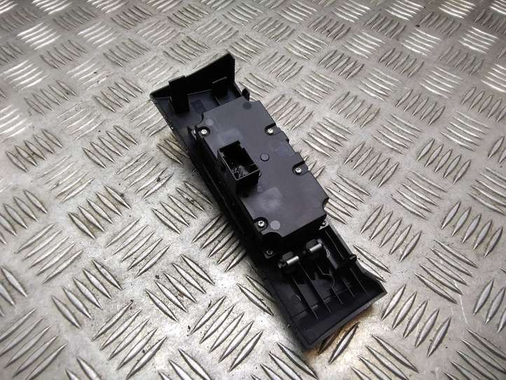 BMW 5 E60 E61 (2004 - 2010)  6953735 Включатель фонарей