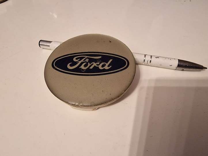 Ford Fiesta (2000 - 2005)  C59S Заводская крышка (крышки) от центрального отверстия колеса