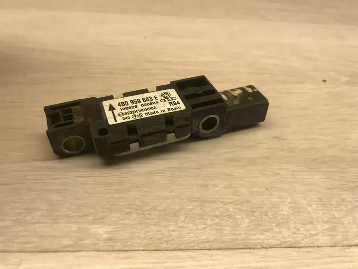 Audi A3/S3 8L (2000 - 2003) 4B0959643 Датчик удара SRS — фото 2