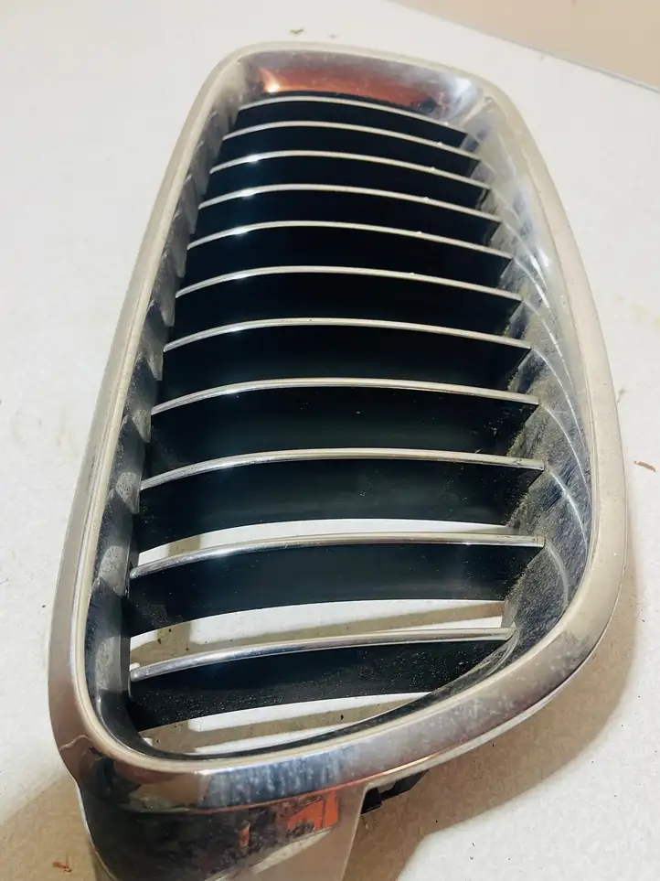 BMW 3 F30 F35 F31 (2012 - 2018) 7263482, 51137263482, 7260493, 51137260498 Передняя решетка — фото 1