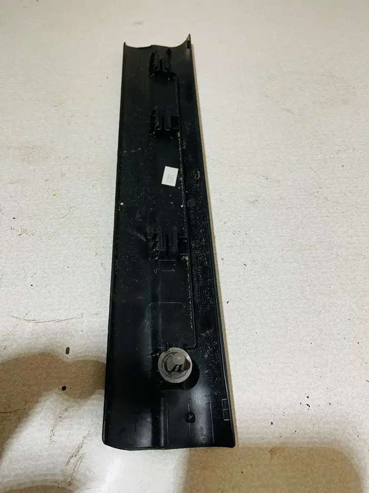 BMW X1 F48 F49 (2015 - 2022) 7326833, 51477326833 Внутренняя отделка переднего порога — фото 2