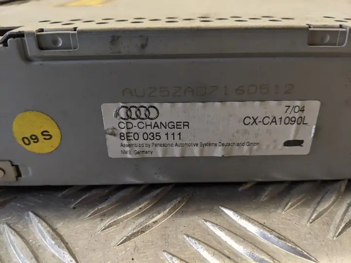 Audi A4 S4 B7 8E 8H (2004 - 2009) 8E0035111 CD/DVD чейнджер — фото 5