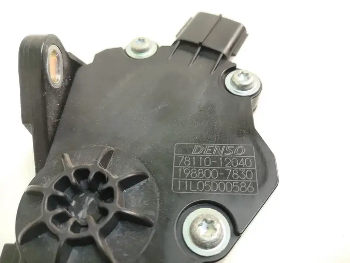 Toyota Prius (XW30) (2009 - 2015) 7811012040 Педаль акселератора — фото 5