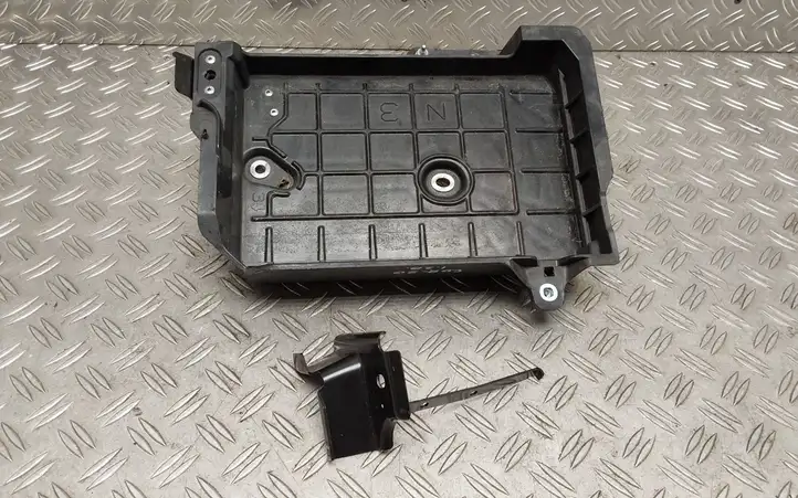Toyota Corolla E210 E21 (2018 - ) 7440402820 Площадка аккумулятора — фото 2