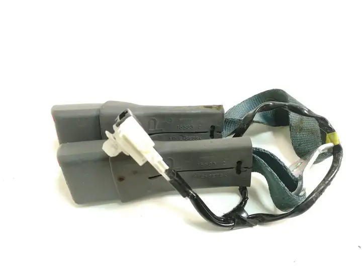 Toyota Prius (XW30) (2009 - 2015) Замок заднего ремня — фото 3