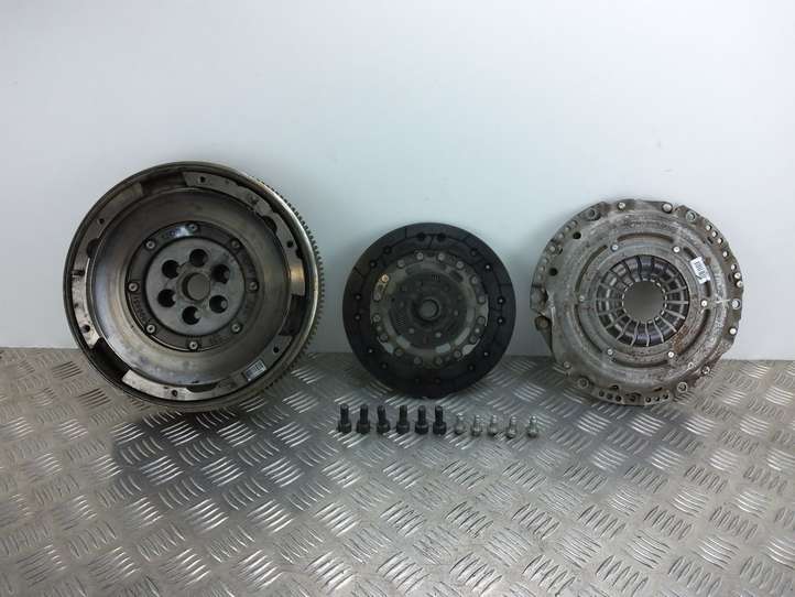 Opel Astra (2009 - 2012)  55575959 Комплект сцепления