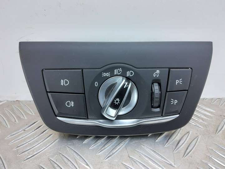 BMW X3 G01 (2018 - )  18347910 Включатель фонарей