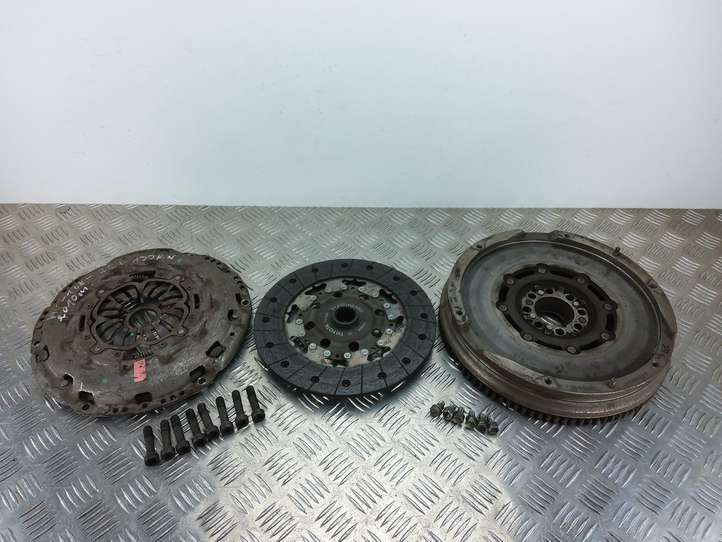 Toyota Avensis T270 (2009 - 2012)  3125005160 Комплект сцепления