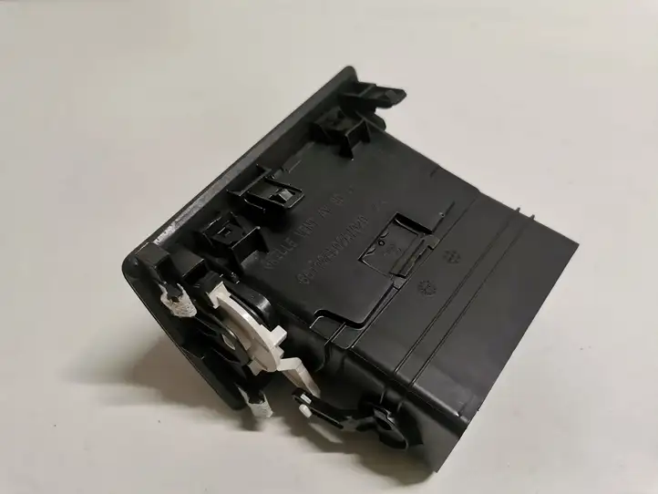 Subaru Outback (BS) (2014 - 2019) U12A72 Боковой воздушный дефлектор — фото 3