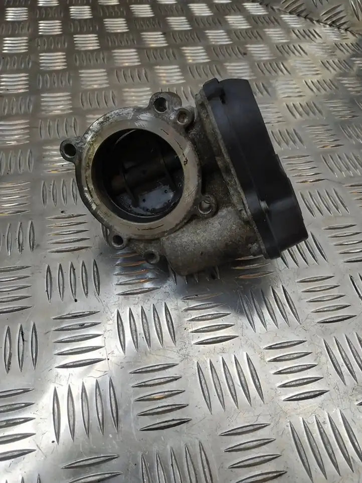 Audi A4 S4 B7 8E 8H (2004 - 2009) 06F133062G Дроссельная заслонка — фото 3