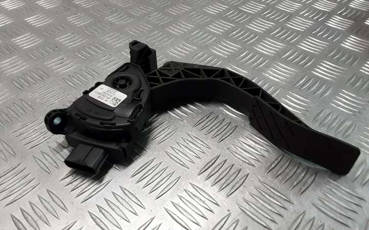 Audi A6 (2004 - 2008)  8K1723523 Педаль сцепления