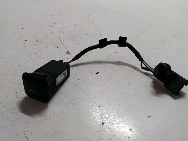 Audi A4 (2007 - 2011)  8K0035474C Разъем AUX