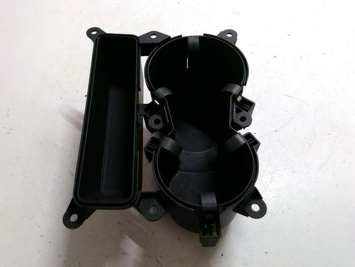 Audi A4 (2007 - 2011)  8K0862533 Держатель чашки