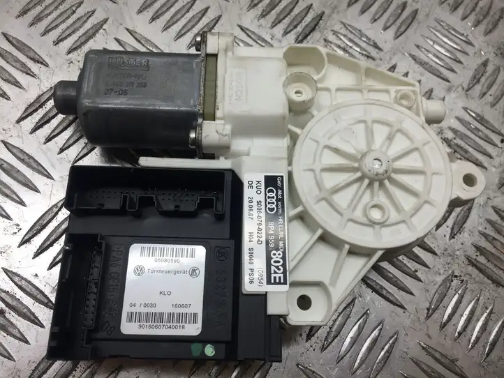 Audi A3/S3 8P (2004 - 2008) E840311203 Стеклоподъемник задней двери — фото 1