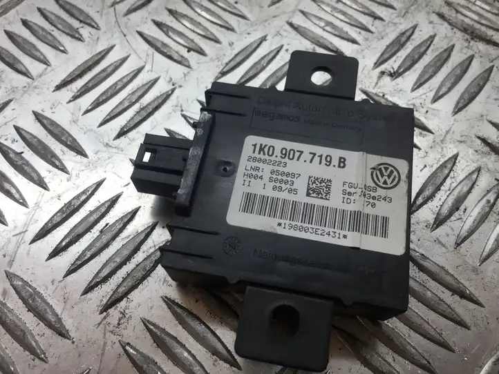 Audi A3/S3 8P (2004 - 2008) 1K0907719B Блок управления сигнализацией — фото 1