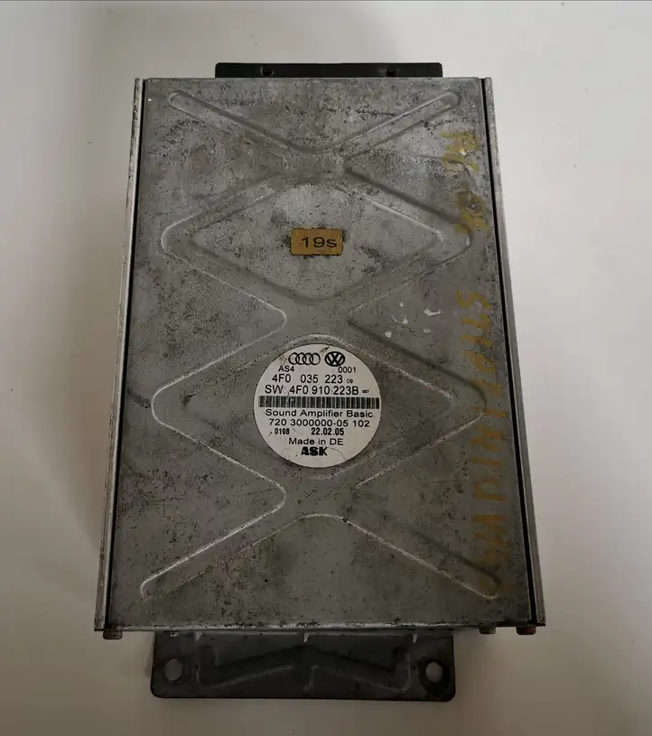 Audi A6 S6 C6 4F (2004 - 2008) 4F0035223 Усилитель звука — фото 1