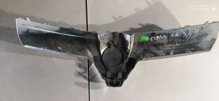 Opel Corsa D (2006 - 2010) Верхняя решетка радиатора — фото 3